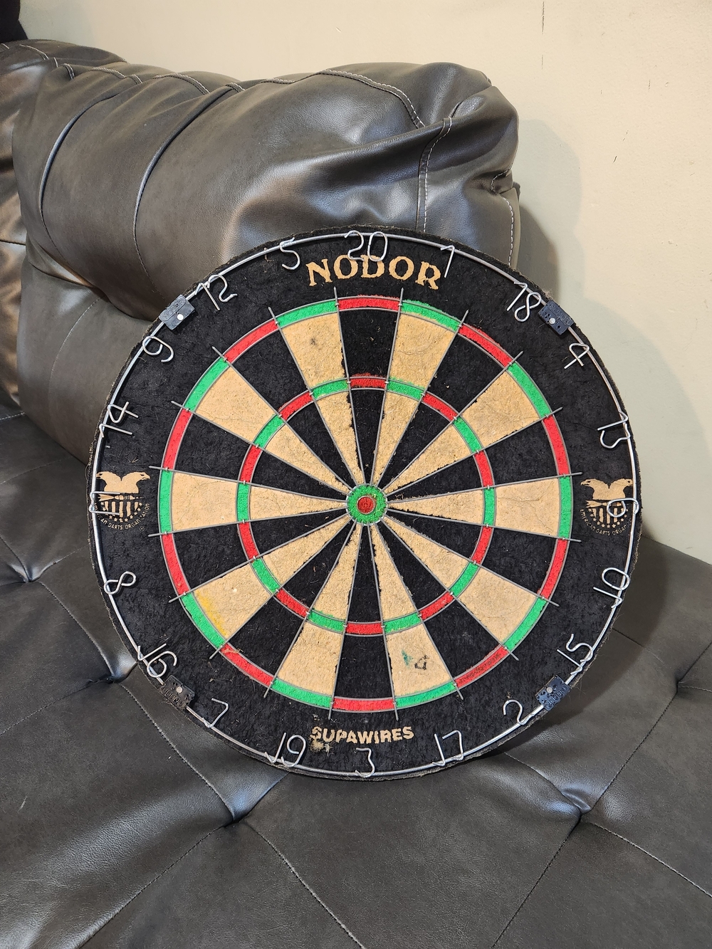 Vintage NODOR Dart Board Heavy Duty Great Condition
